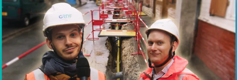 Bastien Valleron avec un technicien sur un chantier.