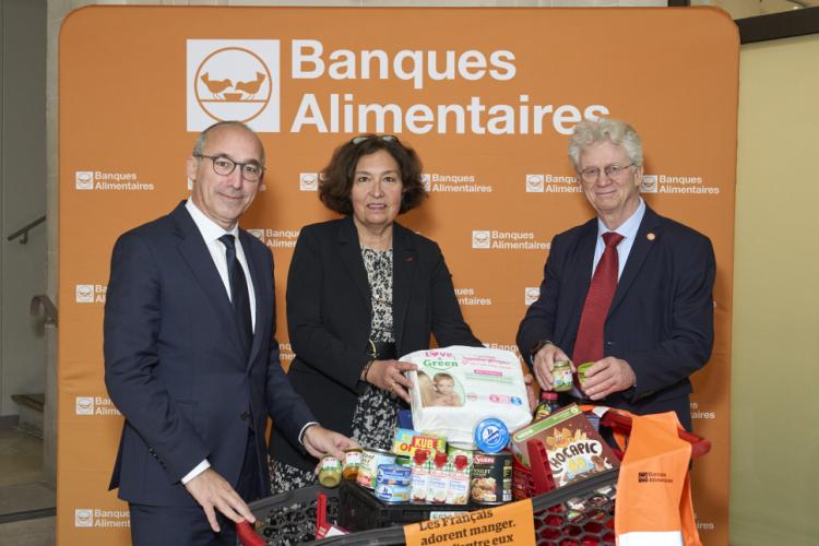 Photo de Laurence Poirier-Dietz, Jean Cottave président de la Fédération Française des Banques Alimentaires et Paul Christophe, ministre des solidarités 