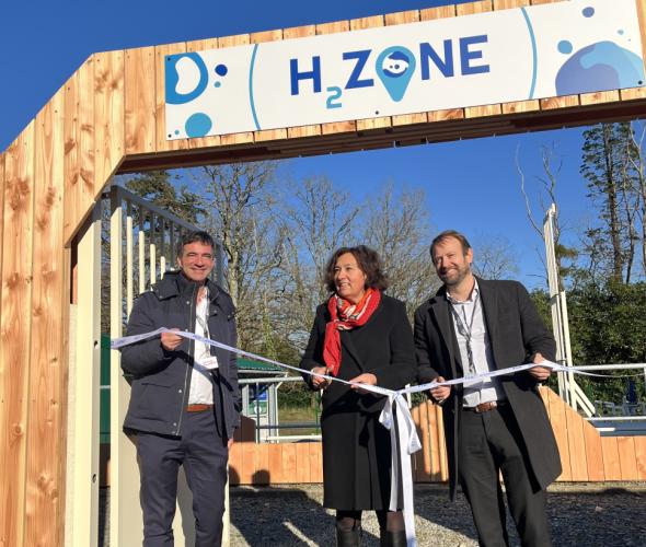 Laurence Poirier-Dietz, Thomas Muller et Stephane Doisteau inaugurent la plateforme H2