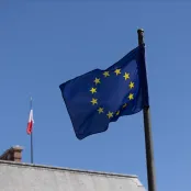 Drapeau européen dans le ciel