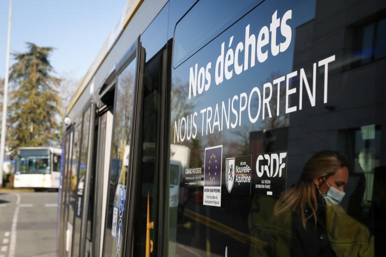 Flotte de bus roulant au BioGNV à Poitiers.