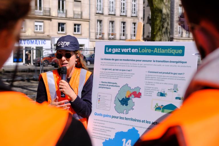 Muriel Oheix lors de la rencontre avec les riverains