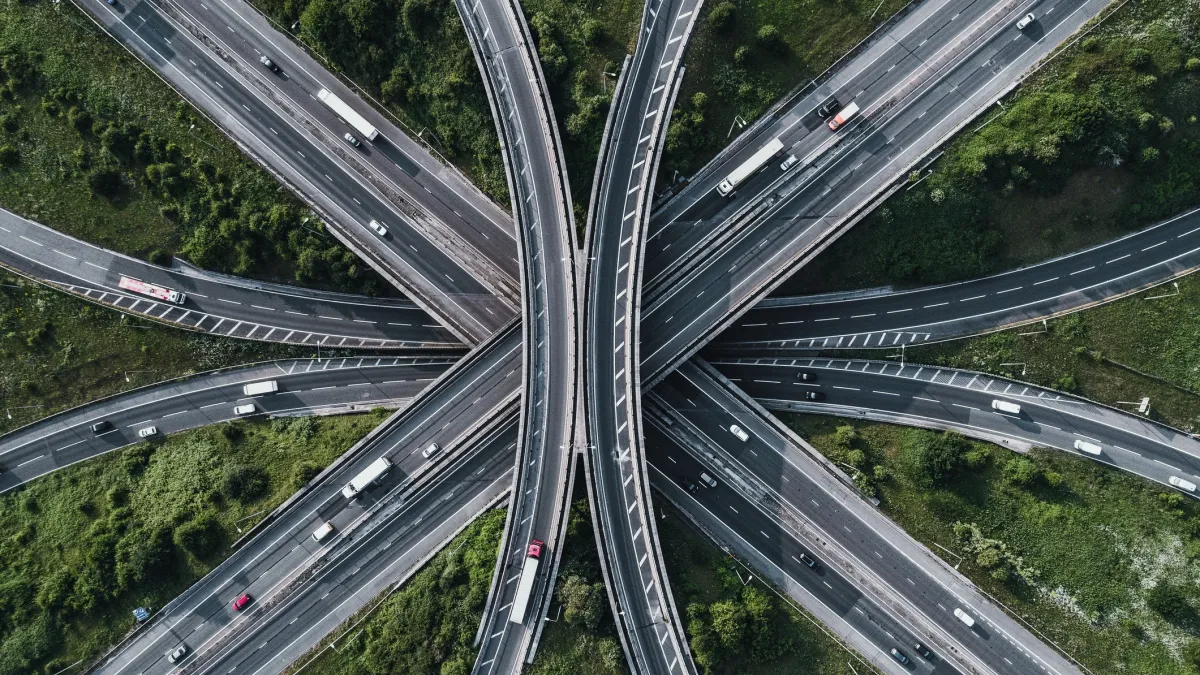 Autoroute photographiée au Royaume-Uni.
